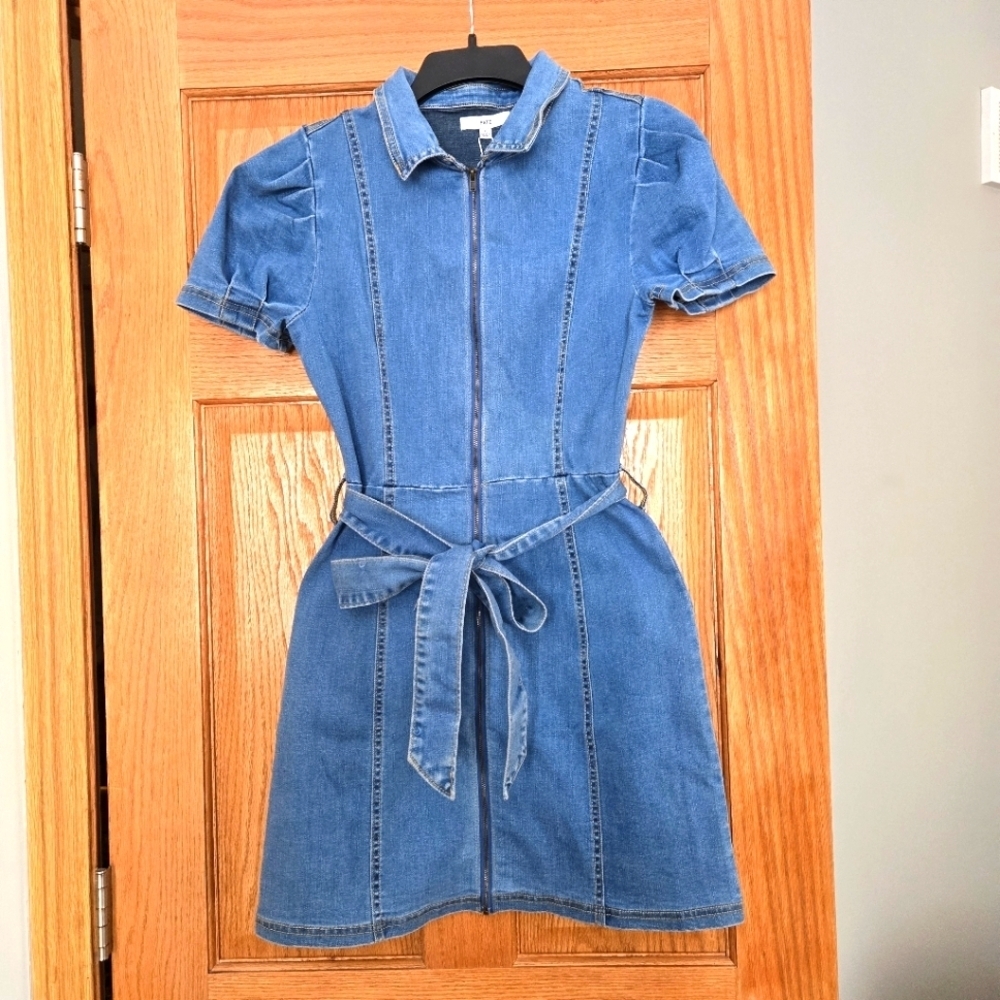 Denim Mini Dress with Puff Sleeves Zip Down With Belt by Fate - Small